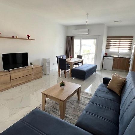 Tetris Apartment Spacious Comfortable 니코시아 외부 사진