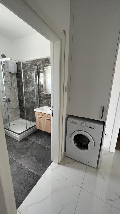 Tetris Apartment Spacious Comfortable 니코시아 외부 사진