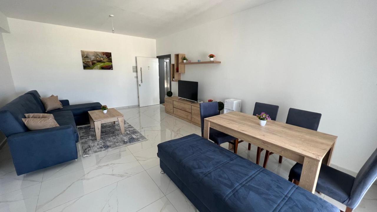 Tetris Apartment Spacious Comfortable 니코시아 객실 사진