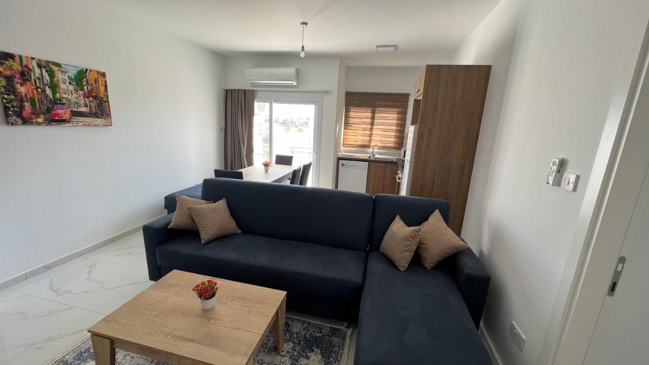 Tetris Apartment Spacious Comfortable 니코시아 객실 사진