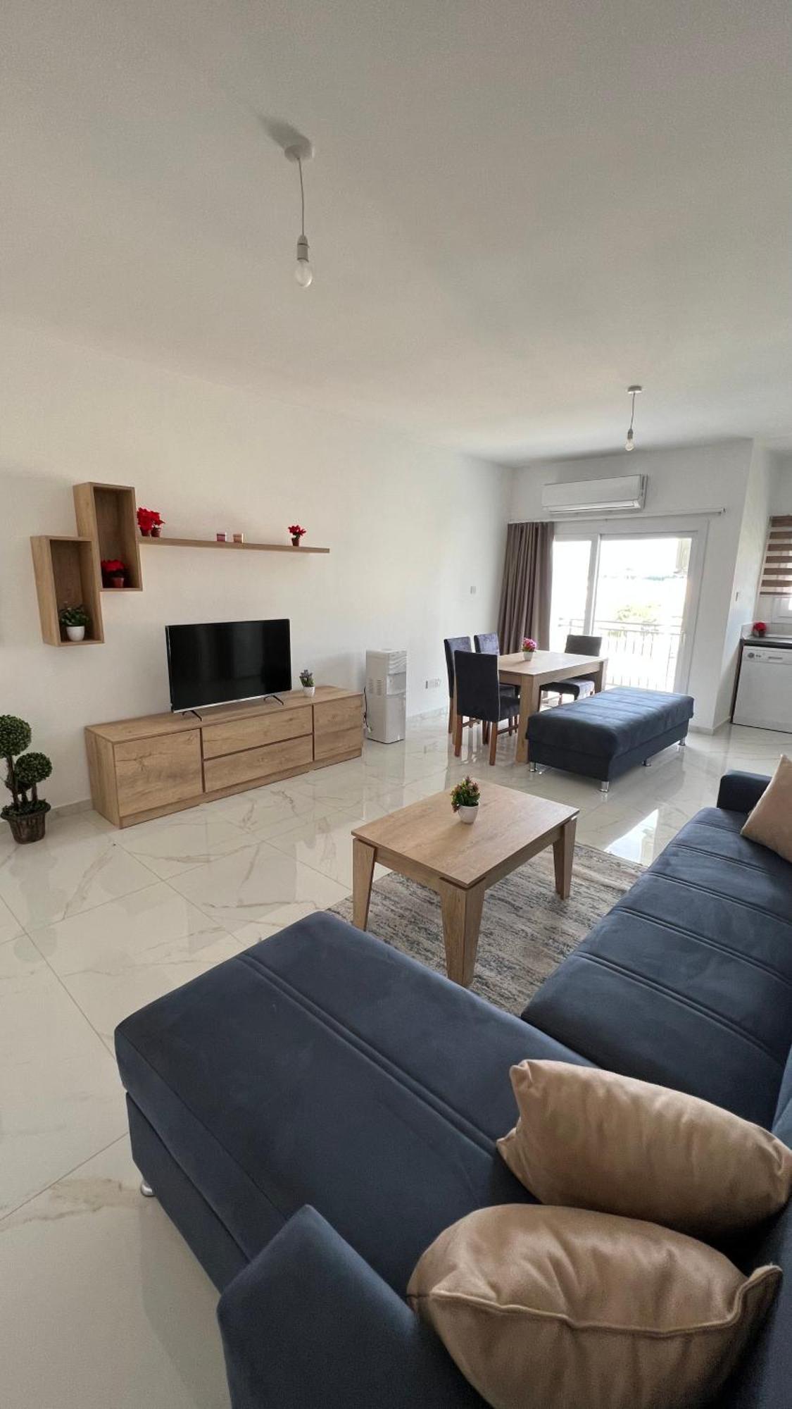 Tetris Apartment Spacious Comfortable 니코시아 객실 사진