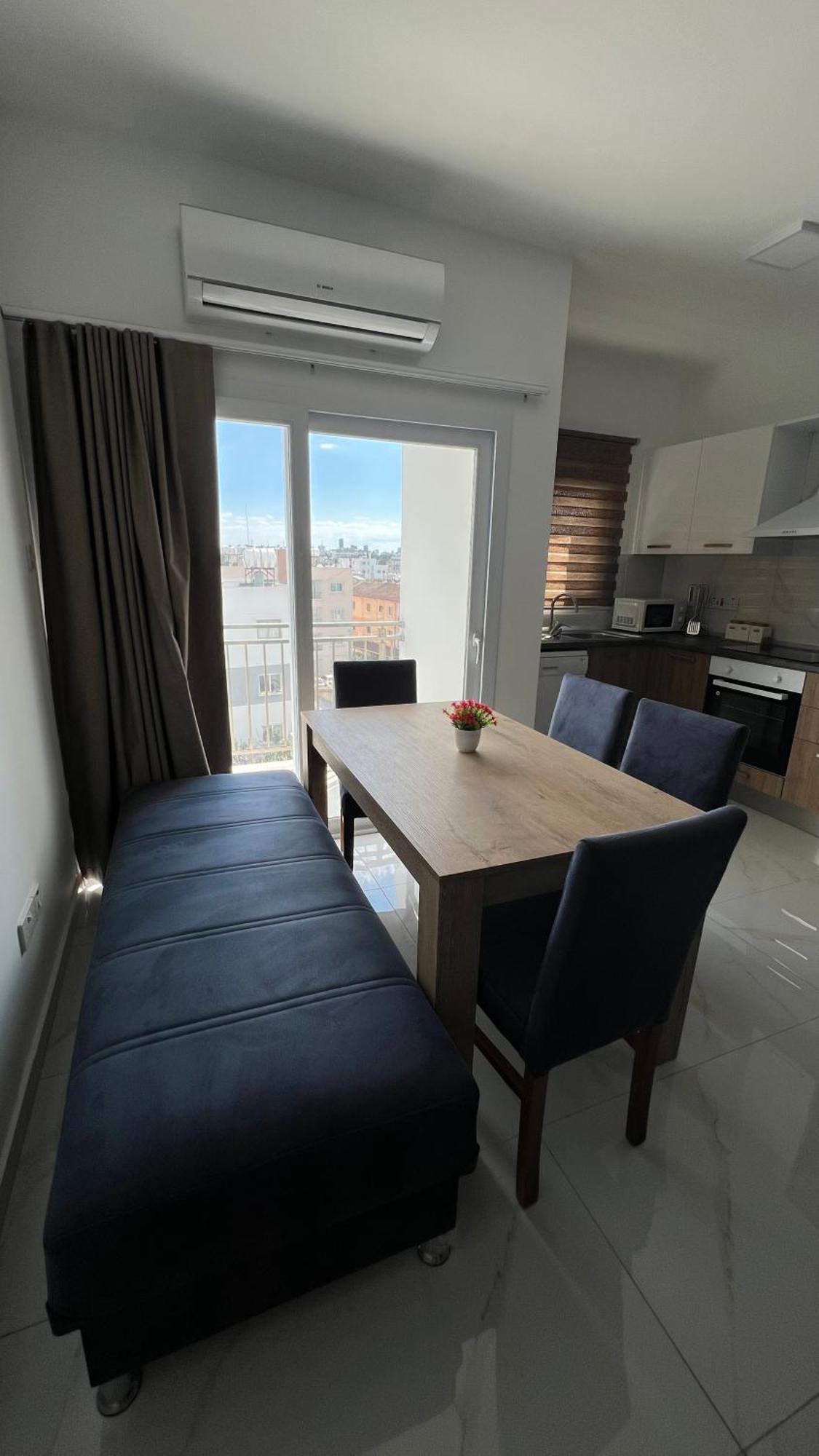 Tetris Apartment Spacious Comfortable 니코시아 객실 사진