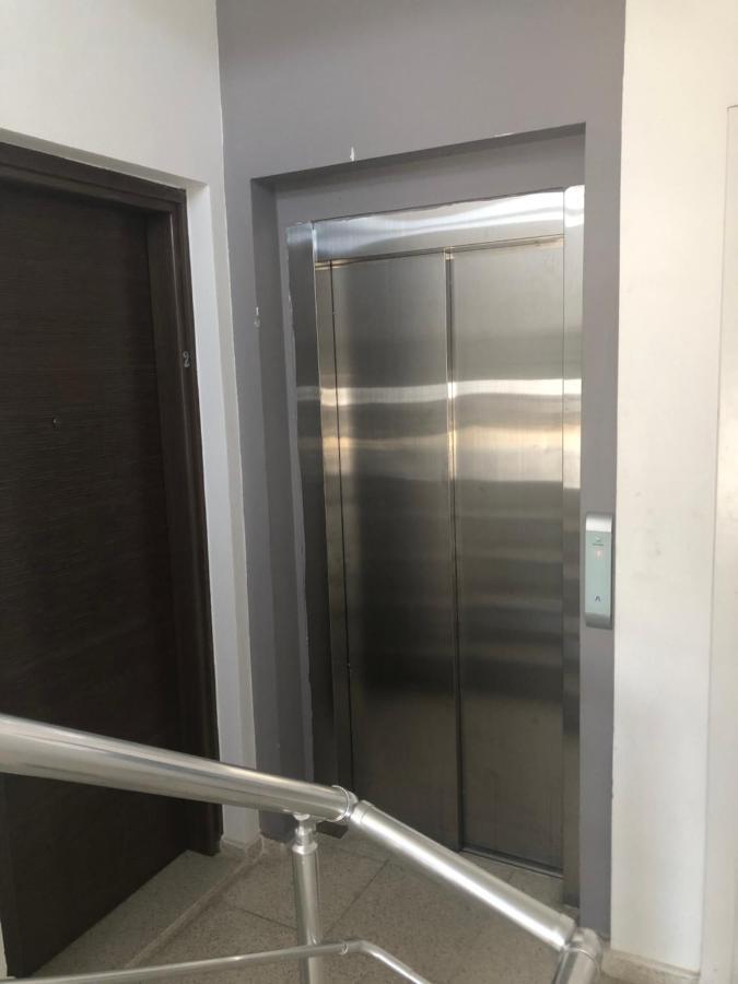 Tetris Apartment Spacious Comfortable 니코시아 외부 사진